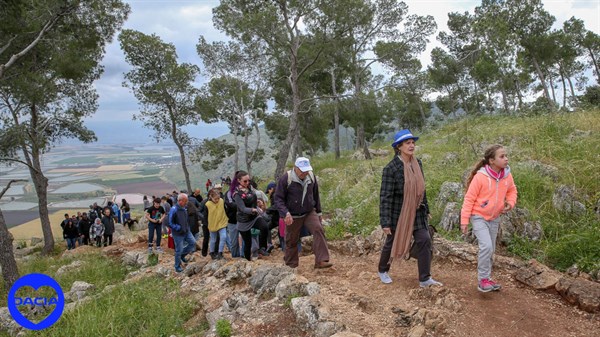 טיול פסח בהר הגלבוע לחברי מועדון דאצ'יה - תמונת גלריה 6