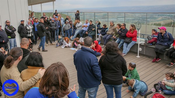 טיול פסח בהר הגלבוע לחברי מועדון דאצ'יה - תמונת גלריה 13