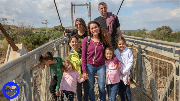 טיול פסח בהר הגלבוע לחברי מועדון דאצ'יה - תמונת גלריה 20
