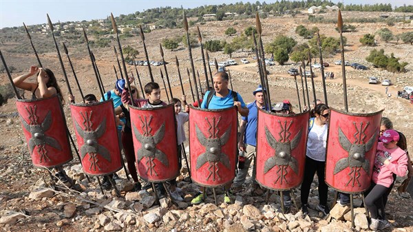 טיול לגוש משגב עם חברי מועדון דאצ'יה - תמונת גלריה 17